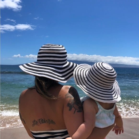 Mommy and me hats - Picture 1 of 5